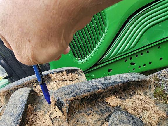 Image of John Deere 7520 equipment image 3