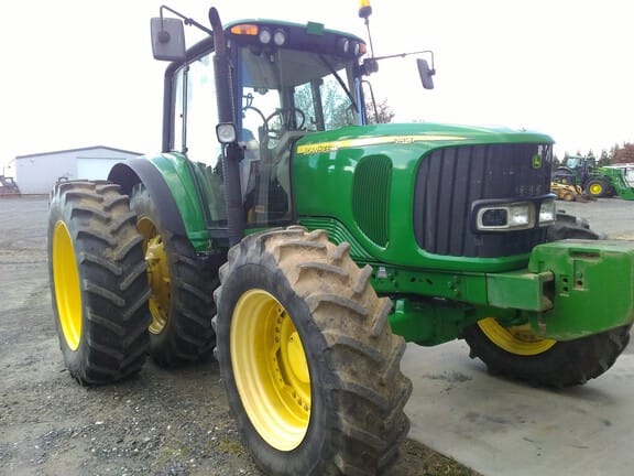 2003 John Deere 7520 Image