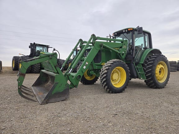 2003 John Deere 7520 Equipment Image0