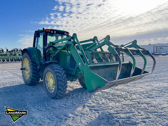 Image of John Deere 7520 equipment image 2