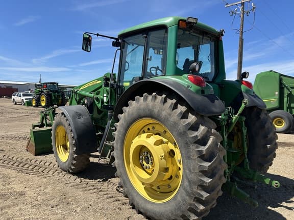 Image of John Deere 7520 equipment image 3