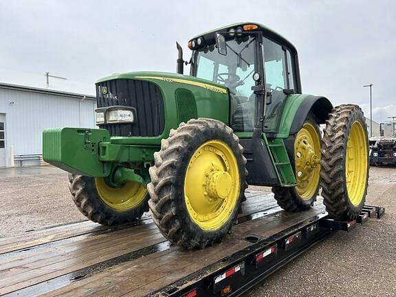 Image of John Deere 7520 equipment image 4