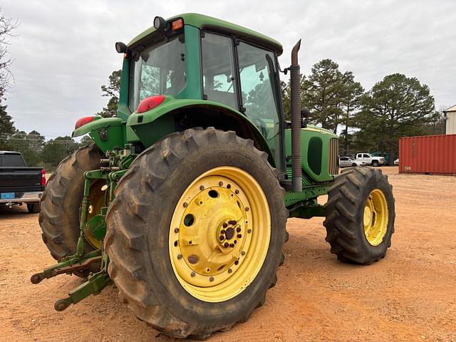 Image of John Deere 7520 equipment image 4