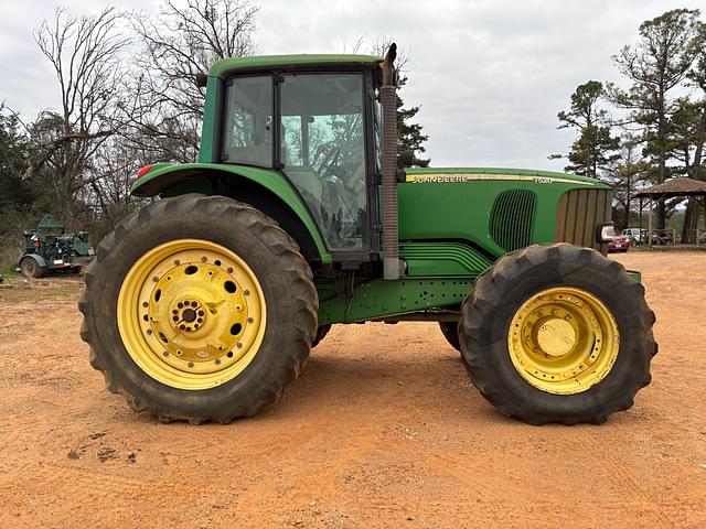 Image of John Deere 7520 equipment image 3