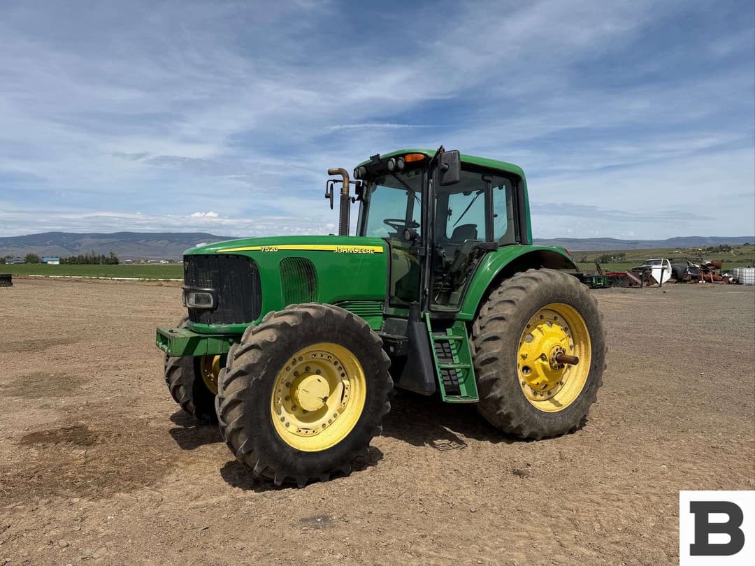 Image of John Deere 7520 Primary image