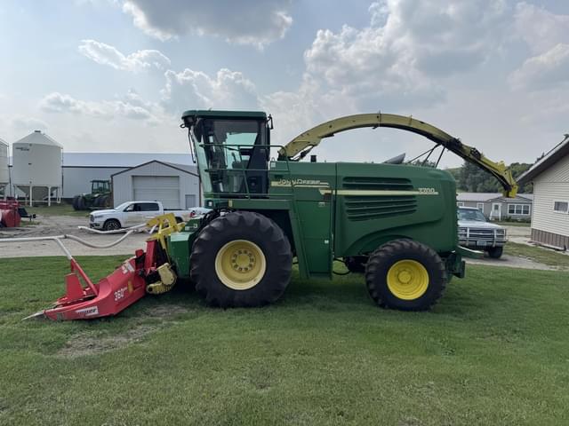 Image of John Deere 7700 equipment image 4
