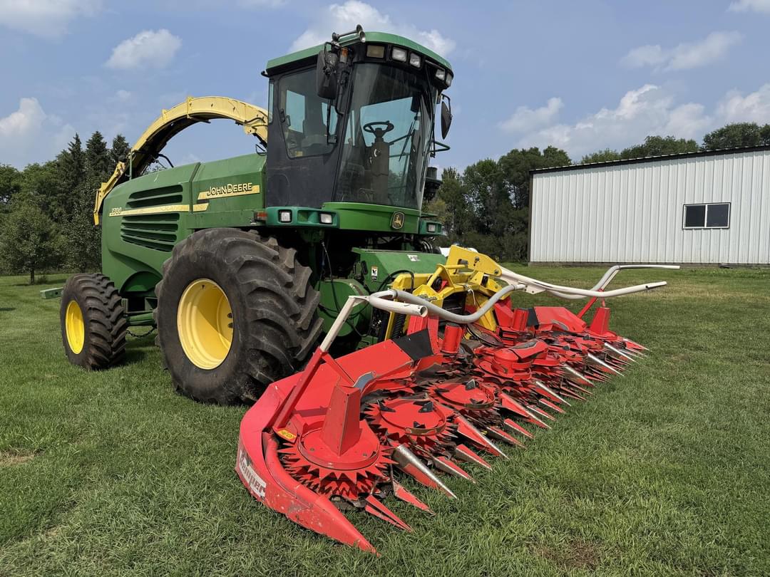 Image of John Deere 7700 Primary image