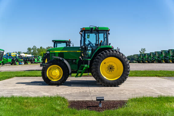 Image of John Deere 7710 equipment image 1