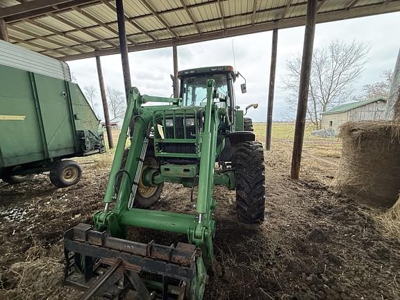 Image of John Deere 7810 equipment image 2