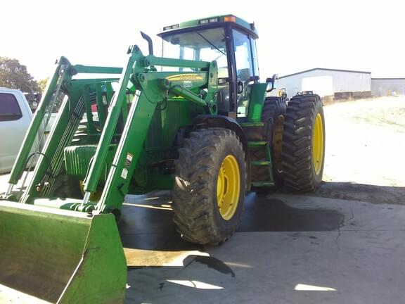 Image of John Deere 7810 equipment image 1