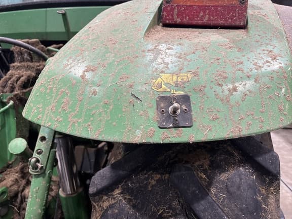 Image of John Deere 7810 equipment image 1