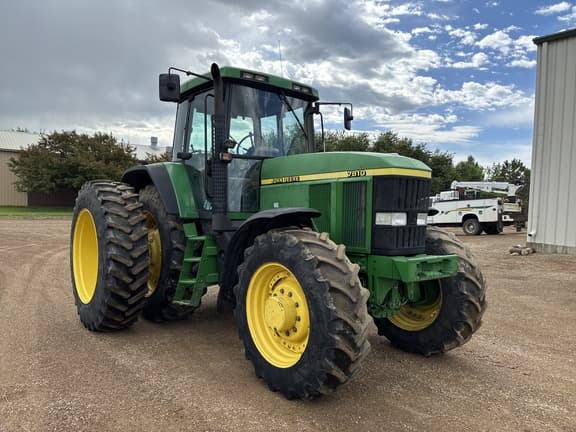 Image of John Deere 7810 equipment image 1