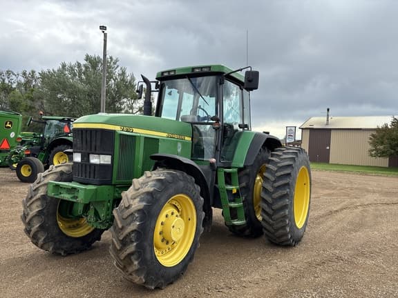 Image of John Deere 7810 Primary image