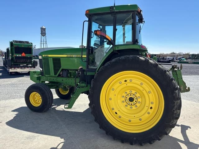 Image of John Deere 7810 equipment image 4