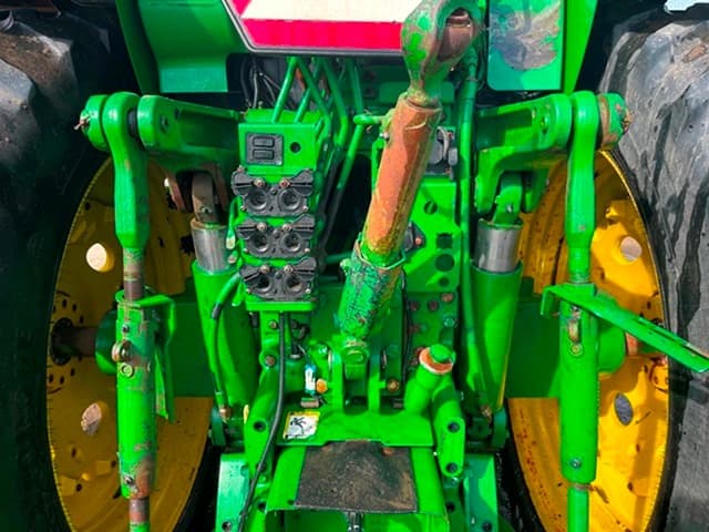 Image of John Deere 7820 equipment image 4