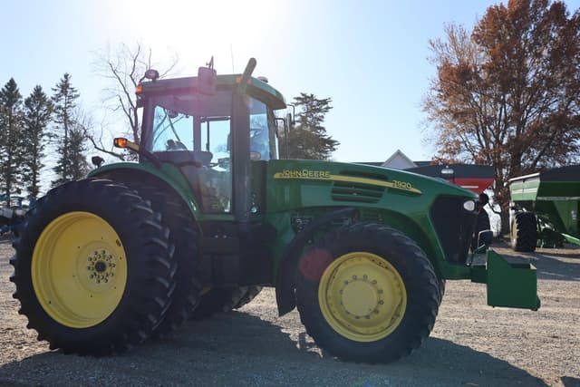 Image of John Deere 7920 equipment image 4
