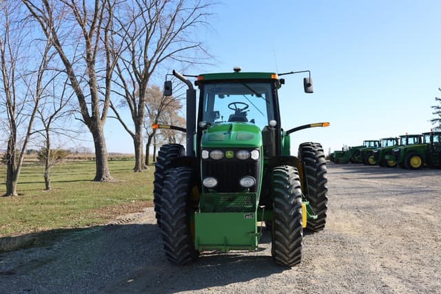 Image of John Deere 7920 equipment image 2