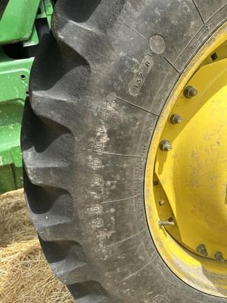 Image of John Deere 8120 equipment image 1