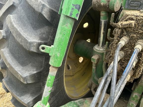 Image of John Deere 8120 equipment image 4