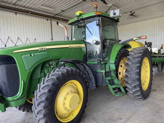 Image of John Deere 8120 equipment image 1