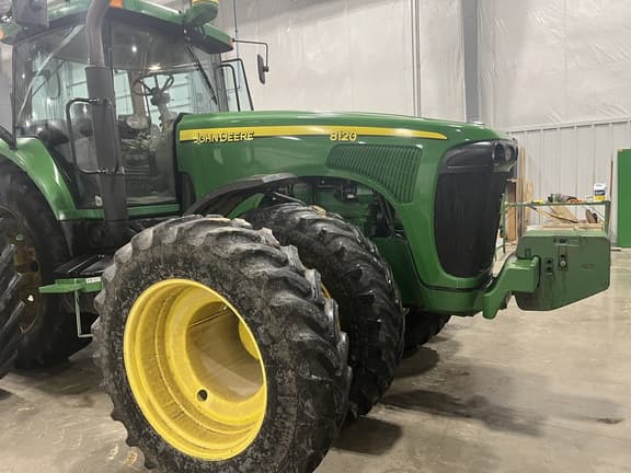 Image of John Deere 8120 equipment image 1