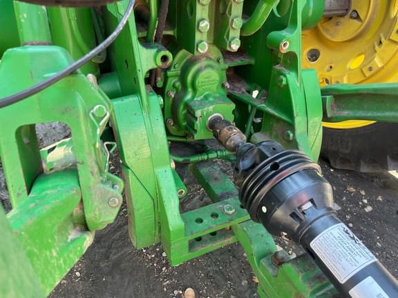 Image of John Deere 8120 equipment image 4