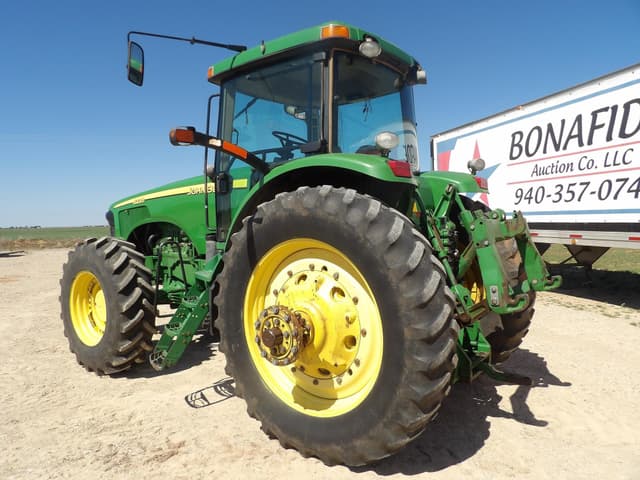 Image of John Deere 8220 equipment image 2