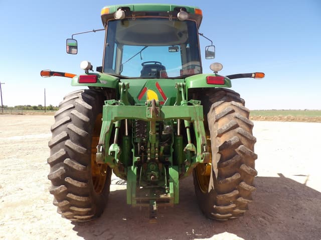 Image of John Deere 8220 equipment image 3
