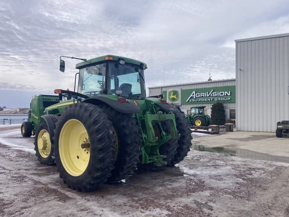 Image of John Deere 8220 equipment image 4