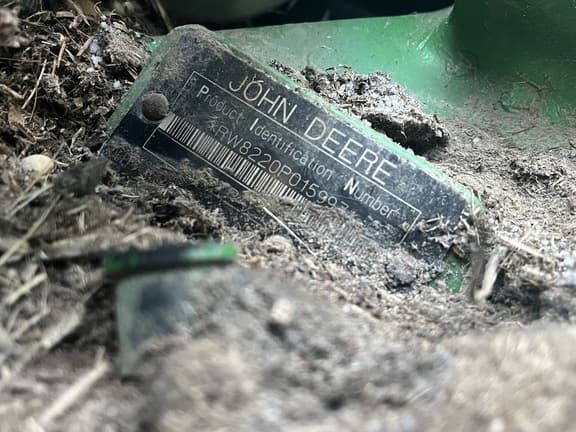Image of John Deere 8220 equipment image 3