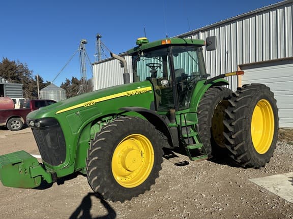 Image of John Deere 8220 Primary image