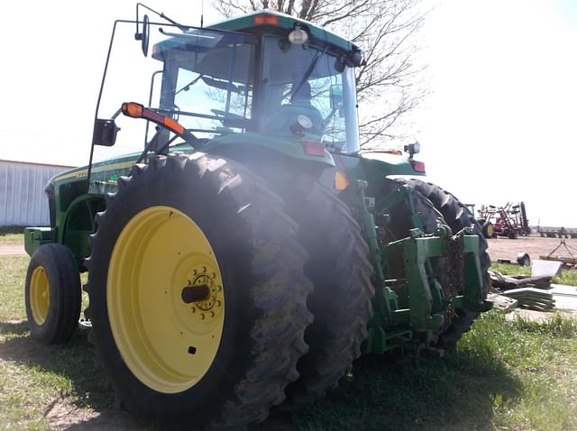 Image of John Deere 8220 equipment image 3