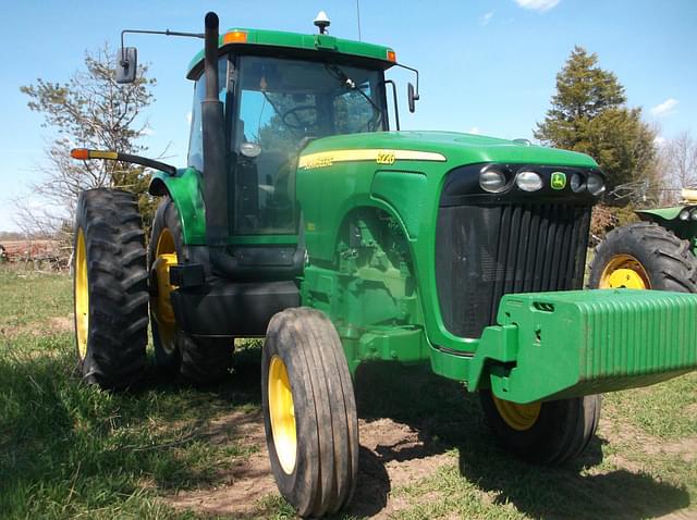 Image of John Deere 8220 equipment image 2