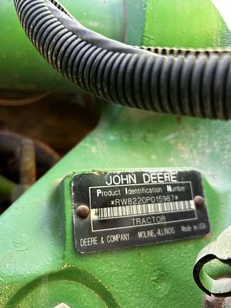 Image of John Deere 8220 equipment image 1