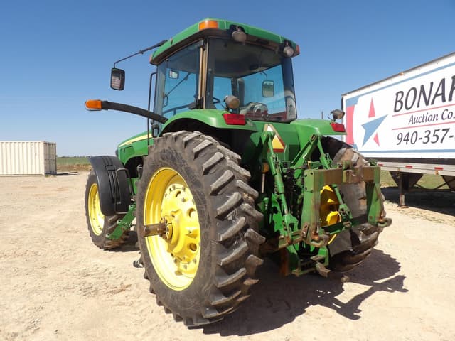 Image of John Deere 8220 equipment image 2