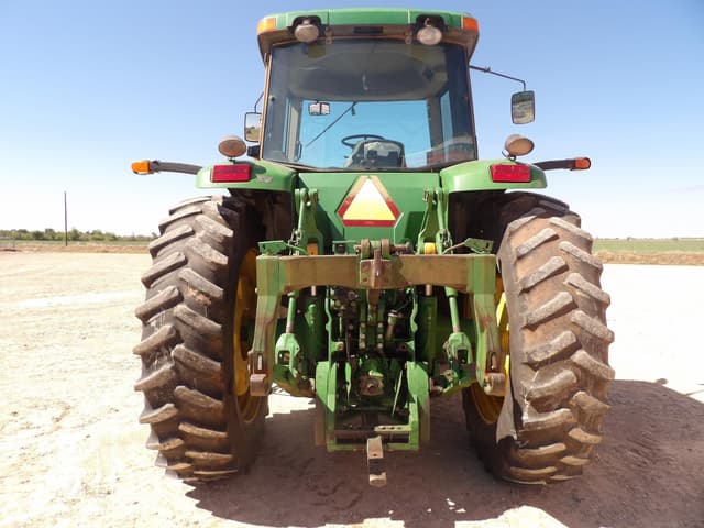 Image of John Deere 8220 equipment image 3
