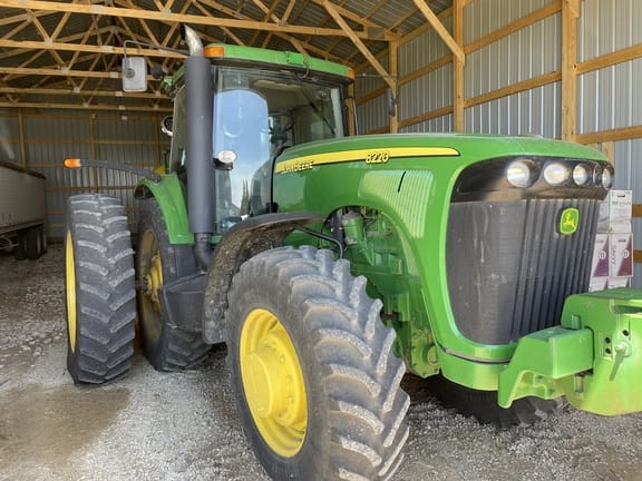 Main image John Deere 8220