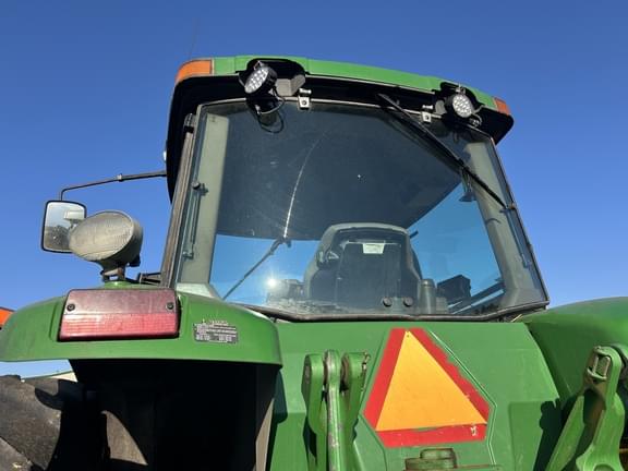 Image of John Deere 8320 equipment image 3