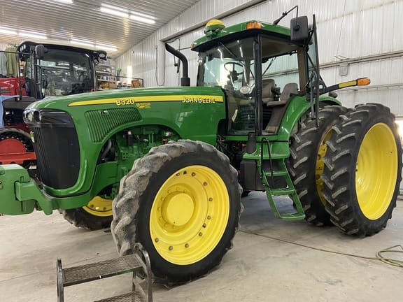 Main image John Deere 8320