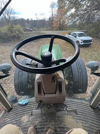 Image of John Deere 8320 equipment image 1