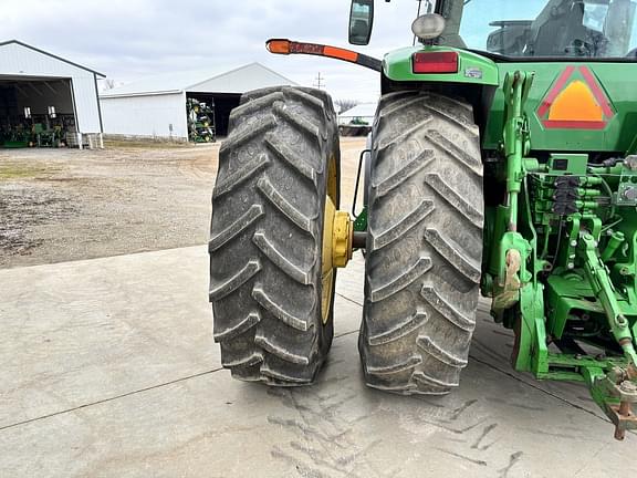 Image of John Deere 8320 equipment image 4