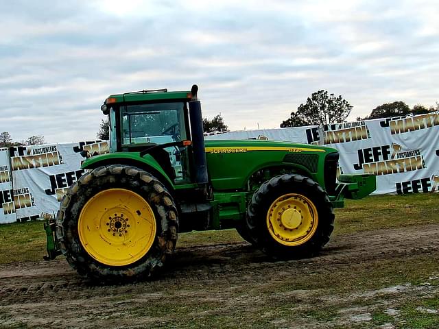 Image of John Deere 8320 equipment image 3