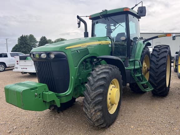 Image of John Deere 8320 equipment image 2