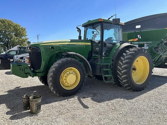 Image of John Deere 8320 equipment image 1