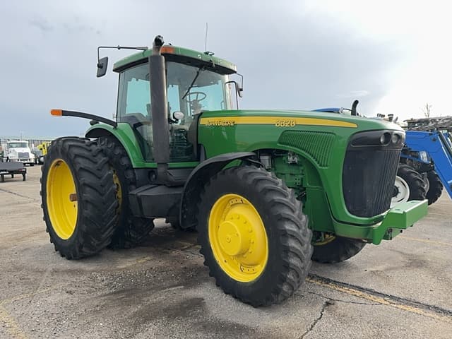 Image of John Deere 8320 equipment image 1