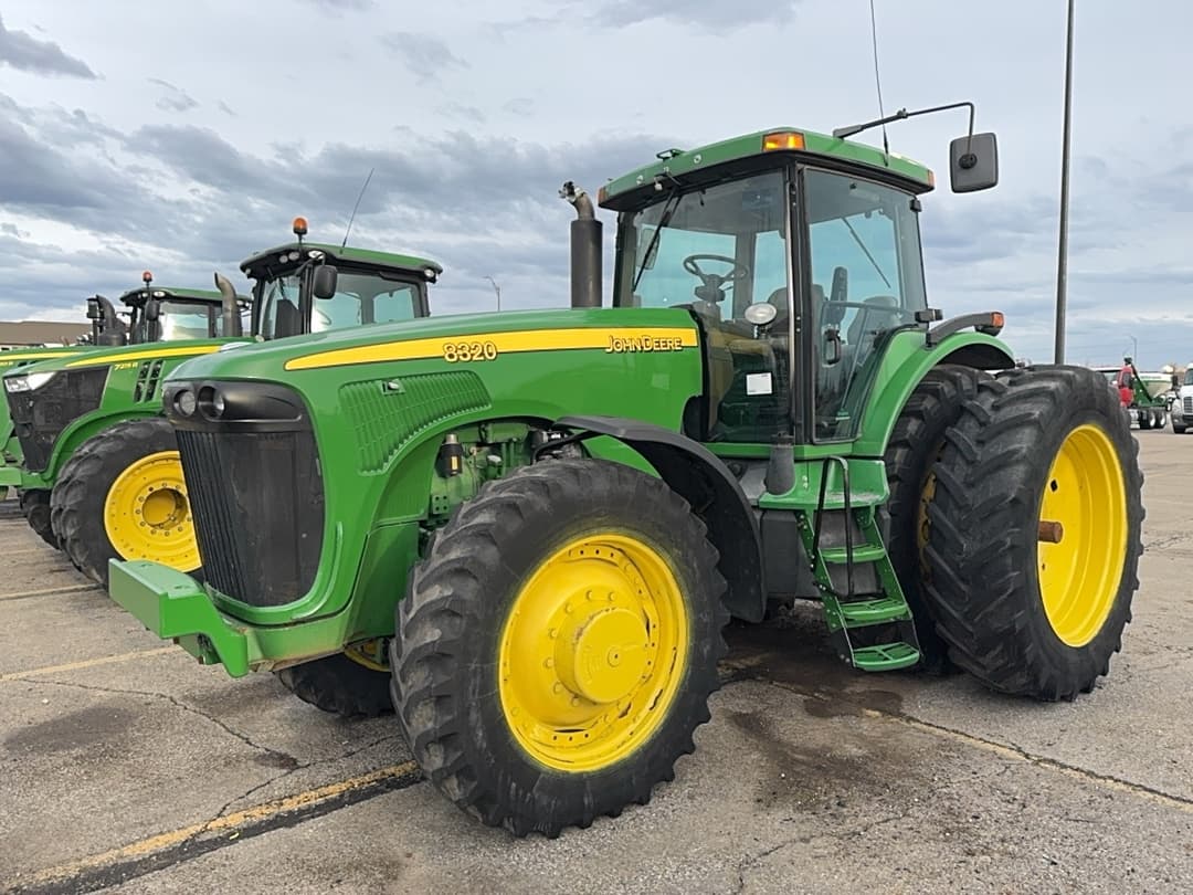Image of John Deere 8320 Primary image