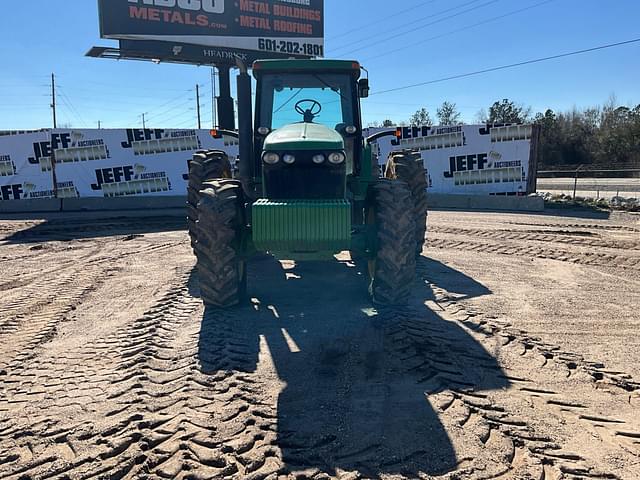 Image of John Deere 8320 equipment image 1