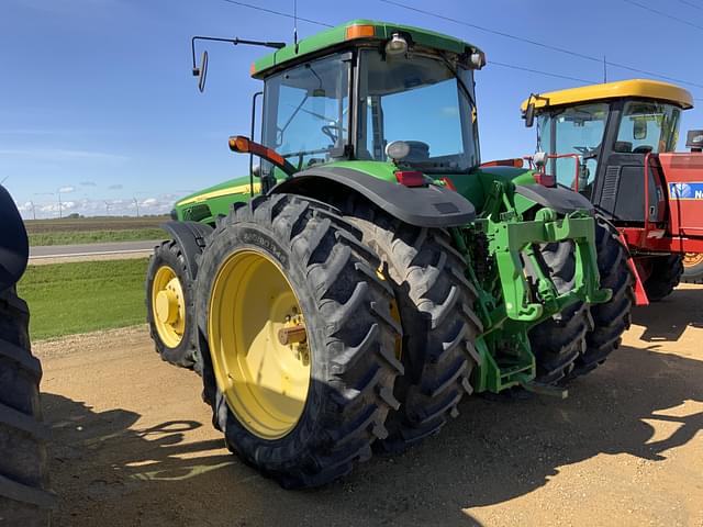 Image of John Deere 8320 equipment image 4