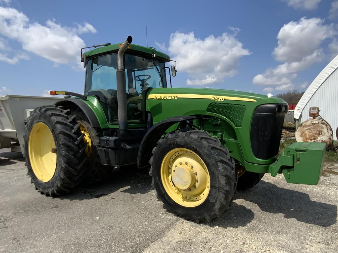 Image of John Deere 8320 Primary image