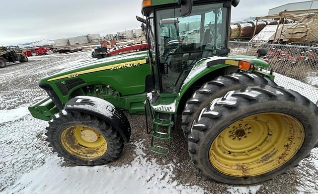 Image of John Deere 8320R equipment image 4